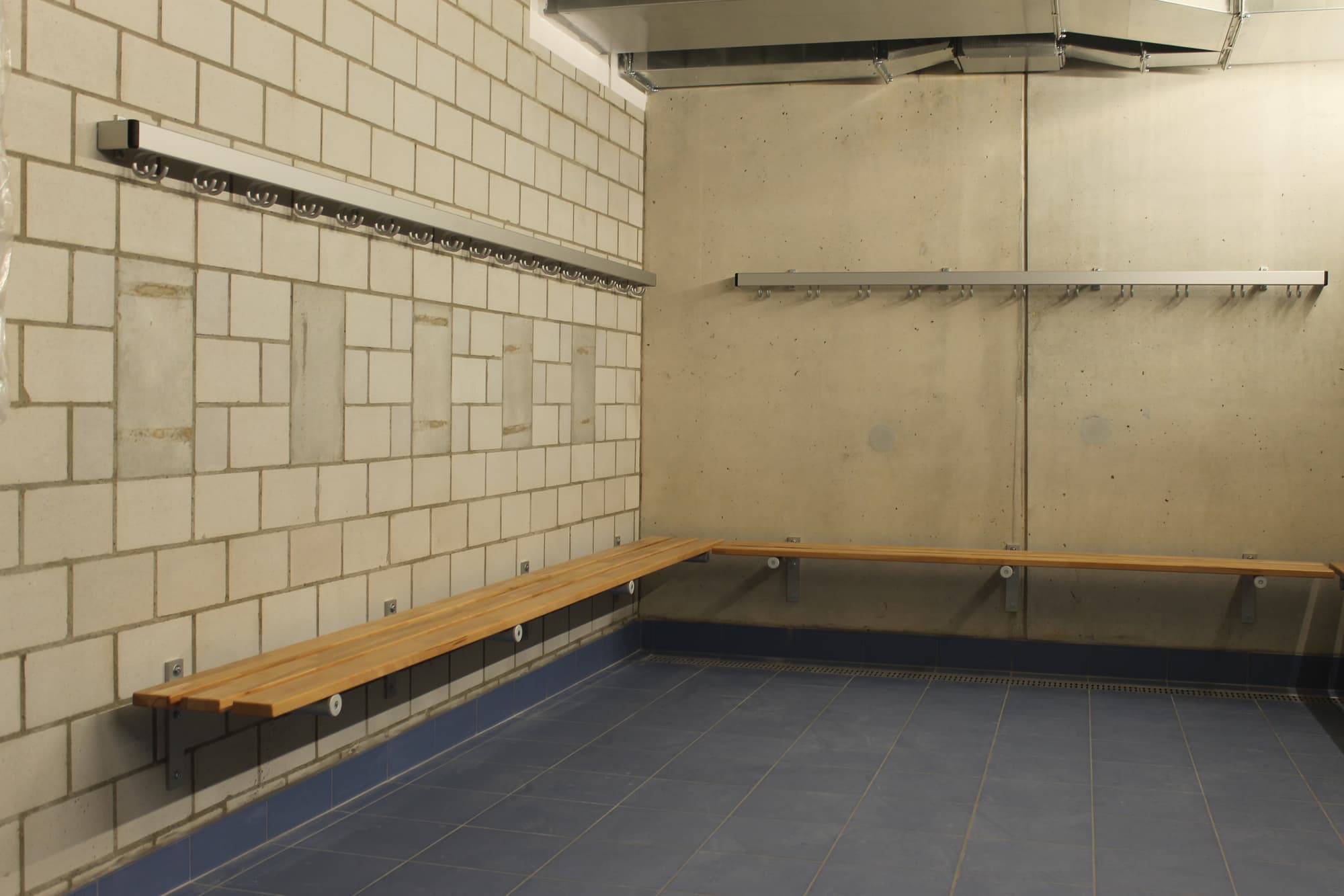 Padion, Basel Sitzbankgarderobe wandhängend